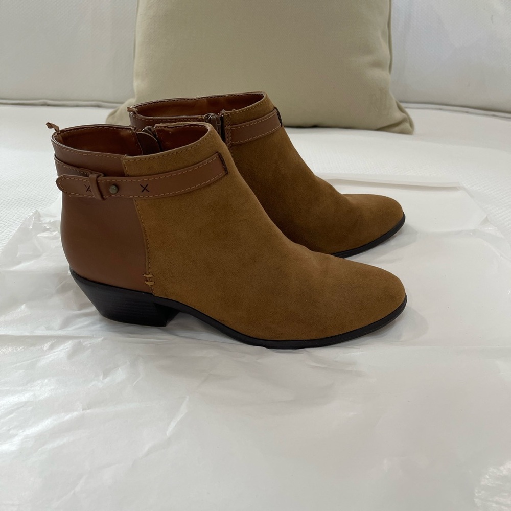 Excellent Condition! Ladies Faux Suede Ankle Boot